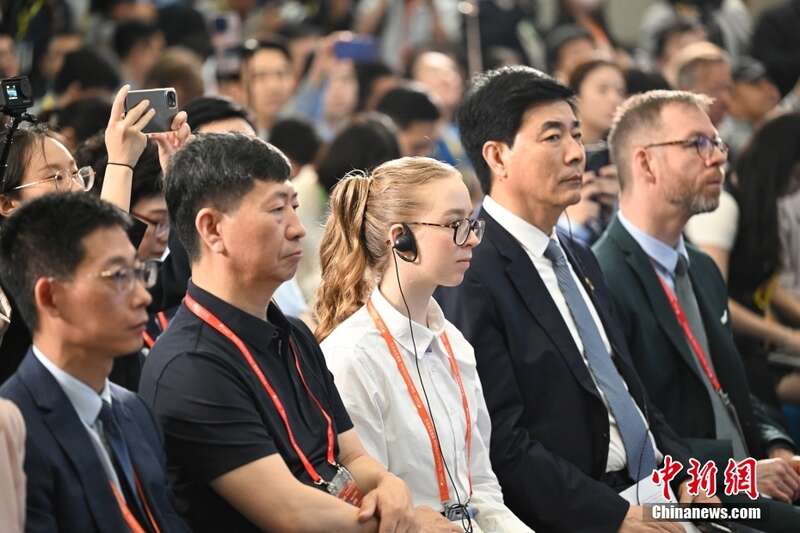 亚洲职业比赛裁判员出席新闻发布会