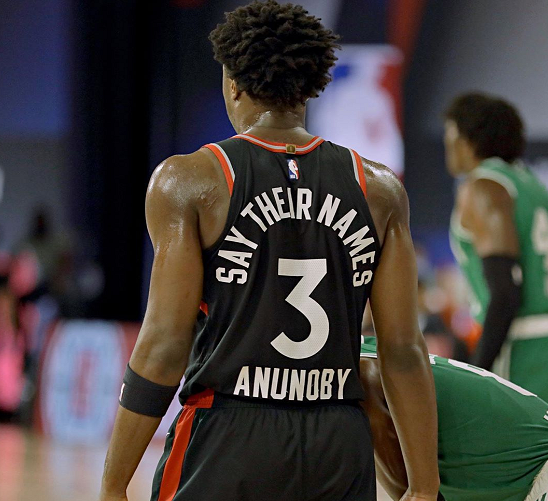 广东队逆转猛龙,保罗点燃赛场 广东队逆转猛龙,保罗点燃赛场