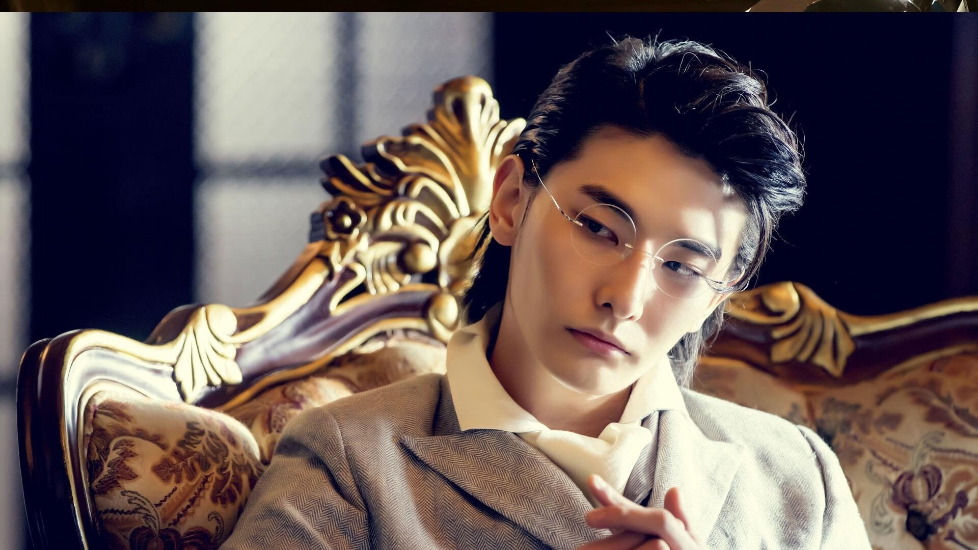 里昂对阵中国，库尔图瓦全程高能输出，门神风采震撼绿茵场