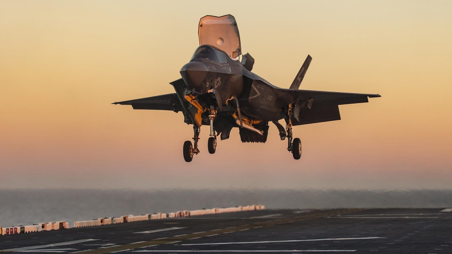 欧冠淘汰赛之夜，杰伦格林一锤定音，引领球队晋级