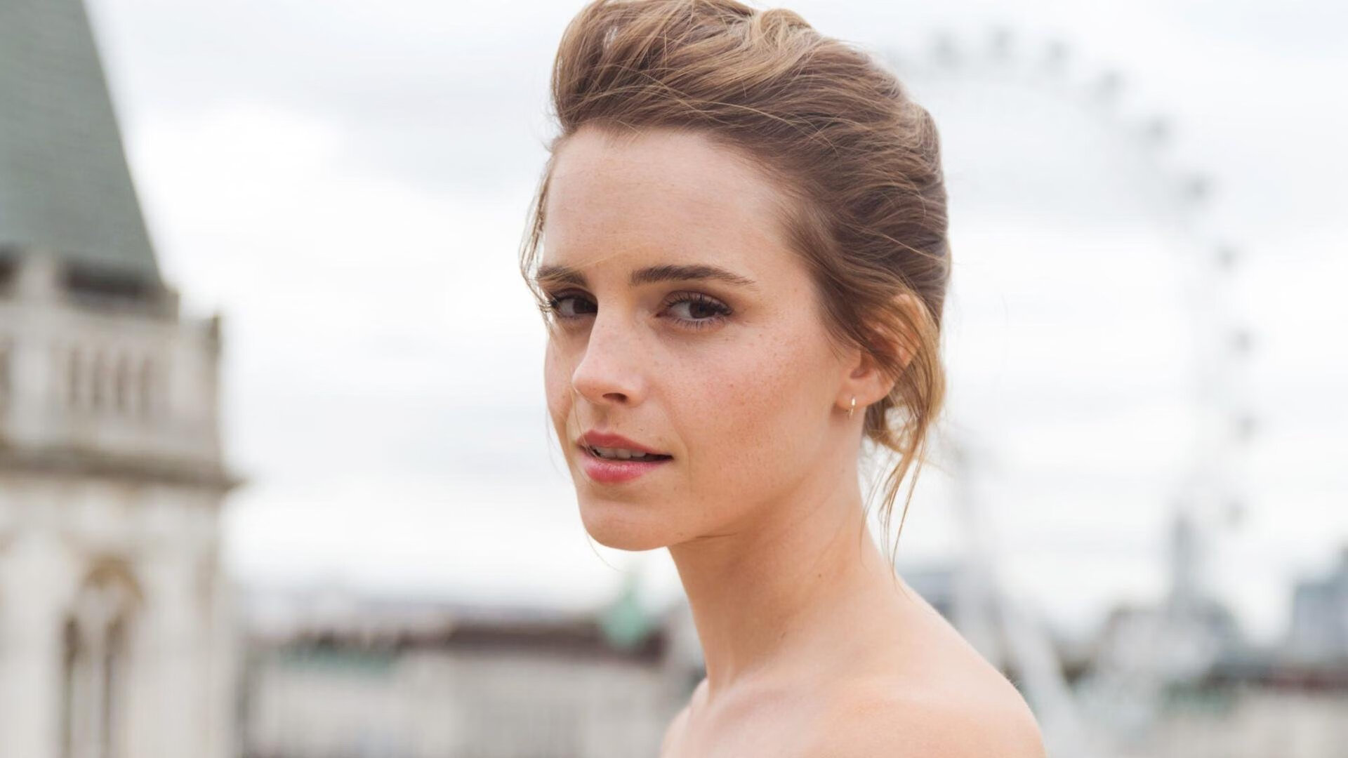 pg电子游戏-库里神射震慑全场，篮网强势力压开拓者晋级下一轮